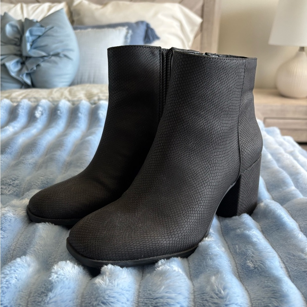 Mix No. 6 Black Textured Block Heel Ankle Booties